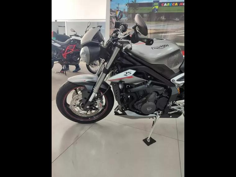 Triumph Street Triple Cinza 8