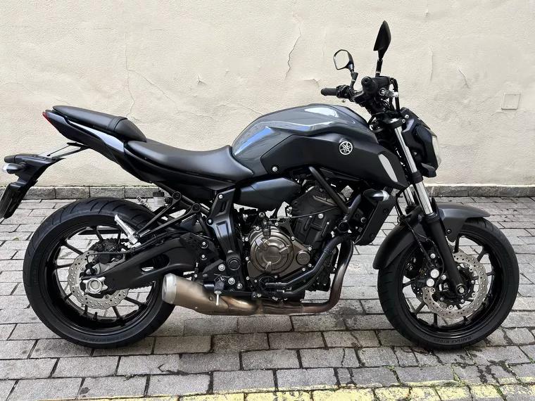 Yamaha MT-07 Cinza 1