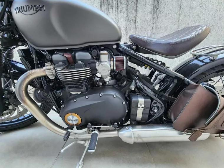 Triumph Bobber Cinza 11