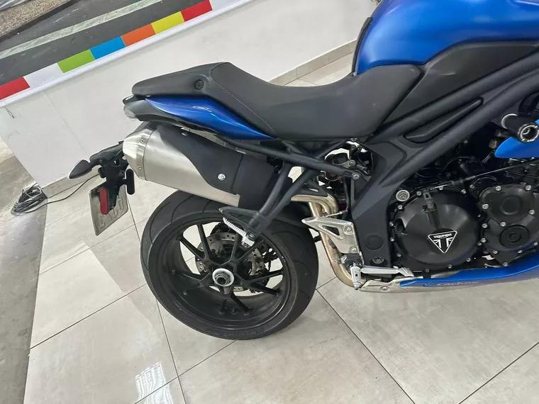 Triumph Speed Triple Azul 15