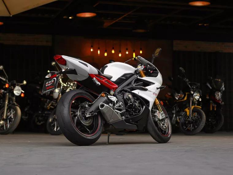 Triumph Daytona Branco 3