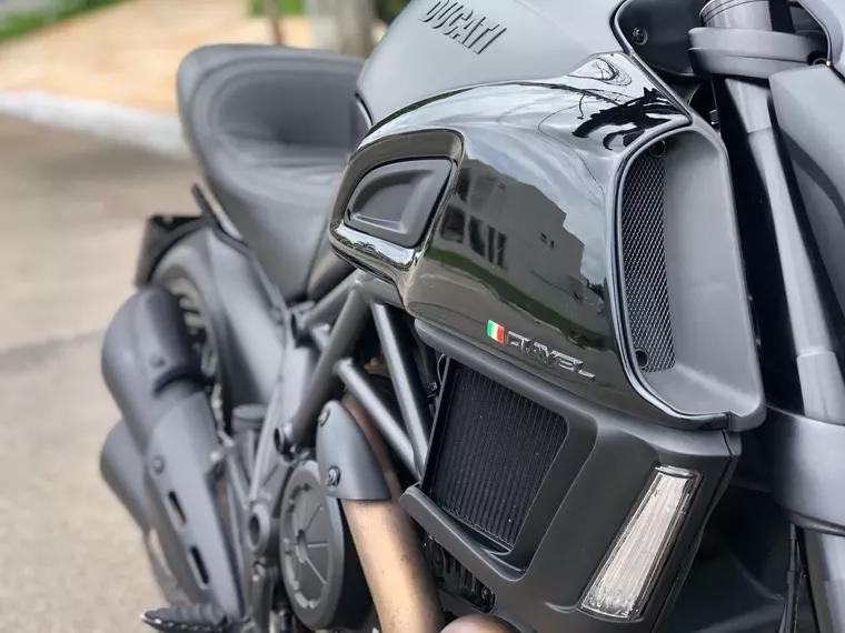 Ducati Diavel Preto 9