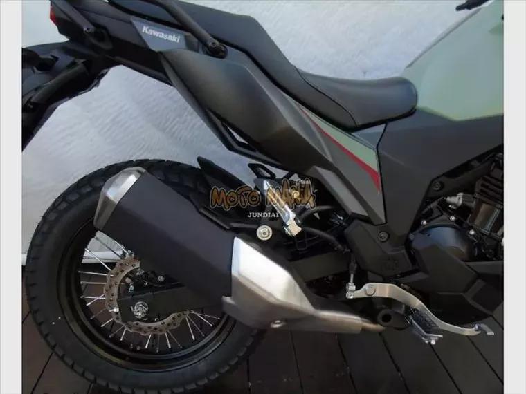 Kawasaki Versys Cinza 4