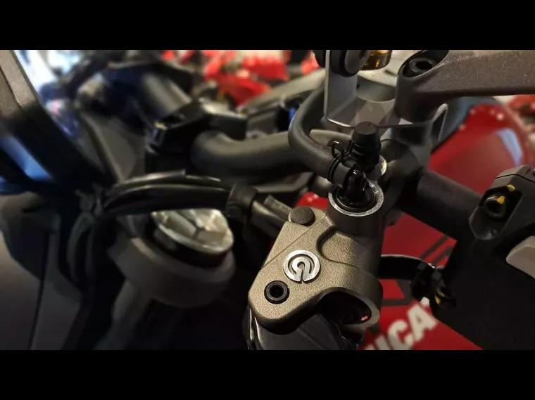 Ducati Monster Vermelho 10