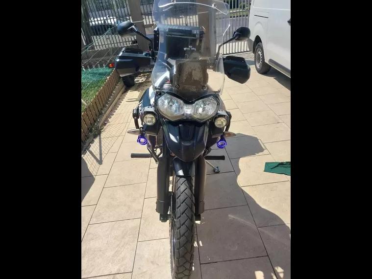 Triumph Tiger 800 Branco 14