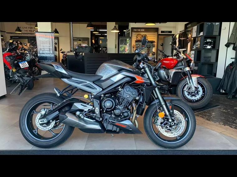 Triumph Street Triple Prata 1