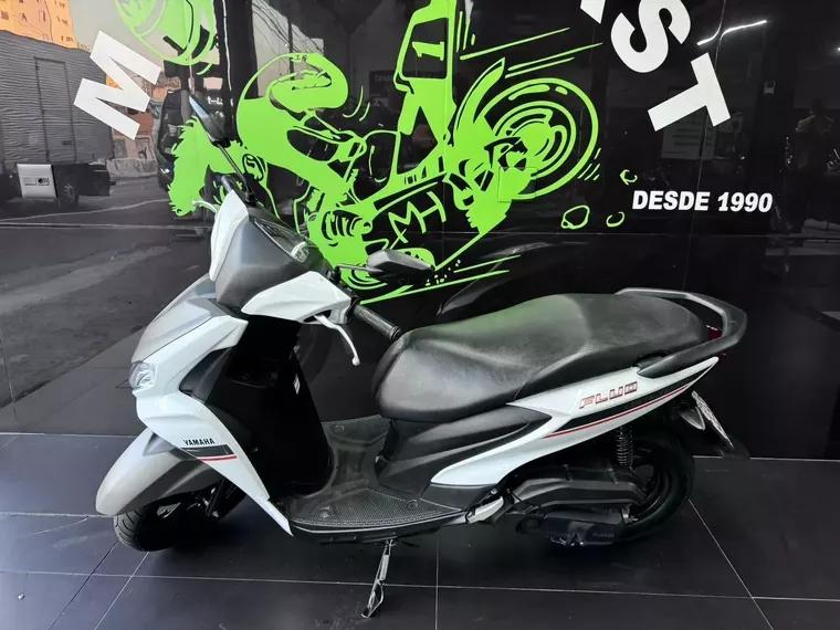 Yamaha Fluo Branco 1