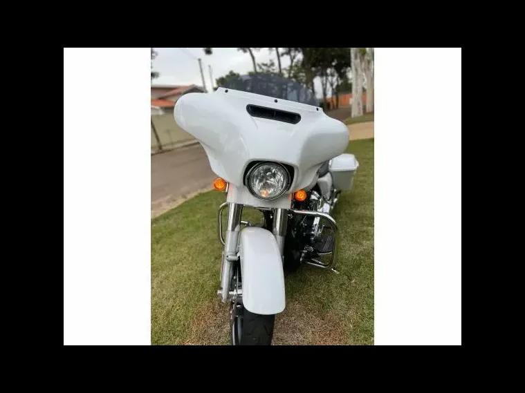 Harley-Davidson Street Glide Branco 4