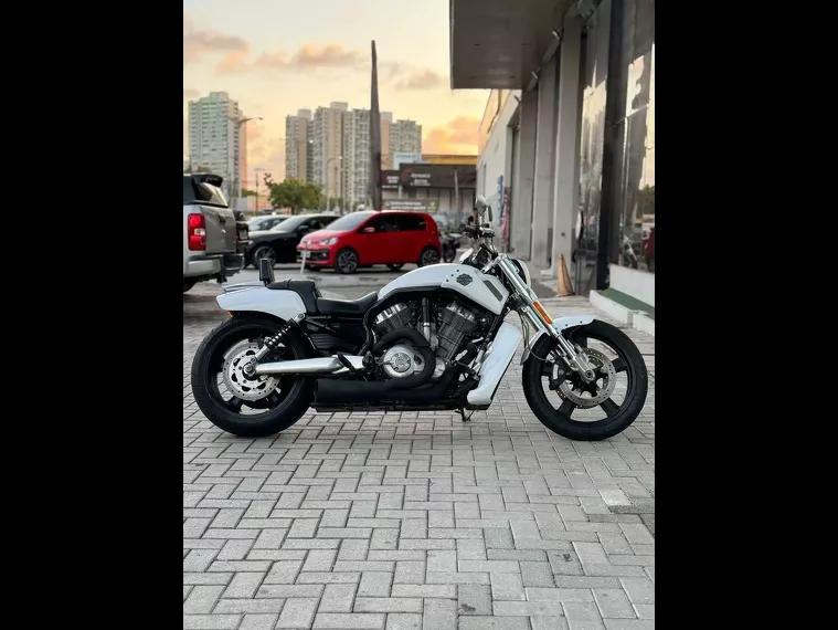 Harley-Davidson V-Rod Branco 1