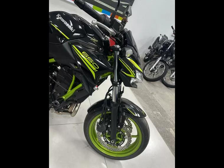 Kawasaki Z 650 Preto 14