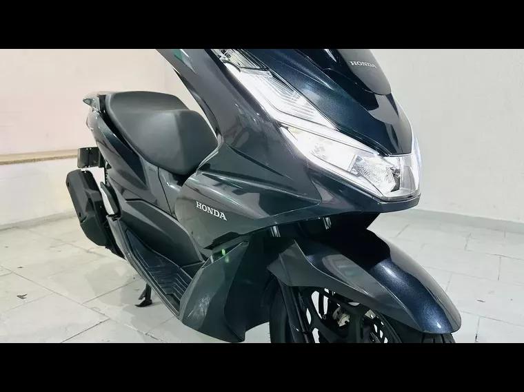 Honda PCX Cinza 17